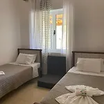Nyaraló Elimelivelaj *